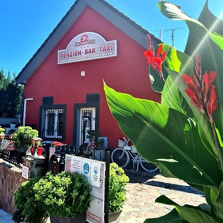 Penzion Skorpion Senec Bagian luar foto