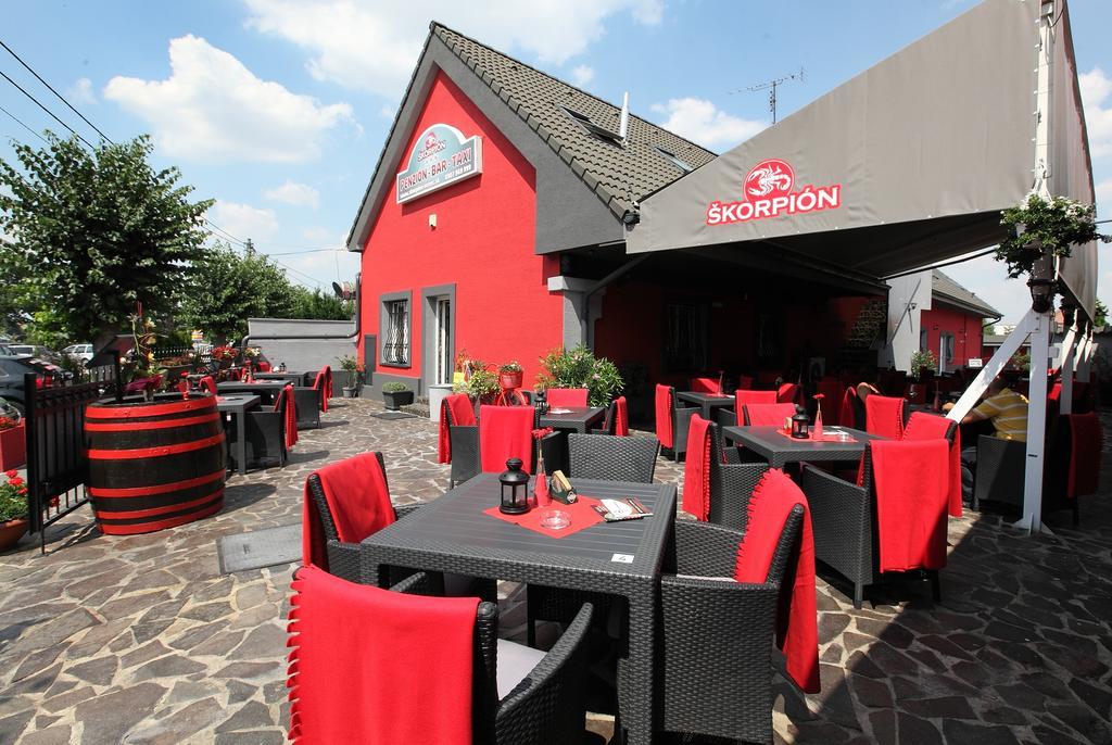 Penzion Skorpion Senec Bagian luar foto