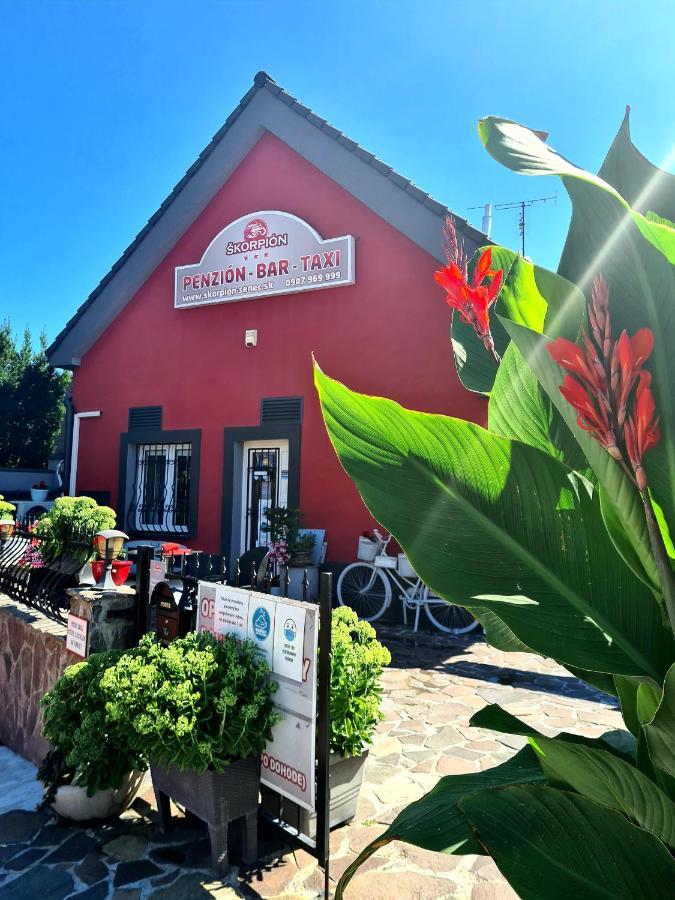 Penzion Skorpion Senec Bagian luar foto